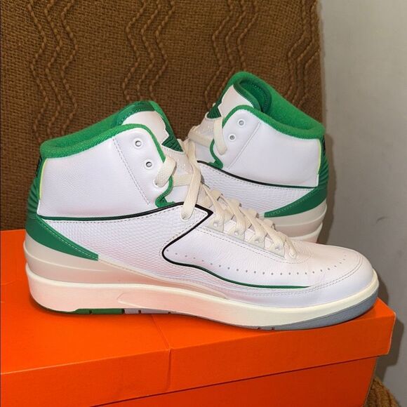 Jordan Sneakers White and Green - Picture 7 of 11